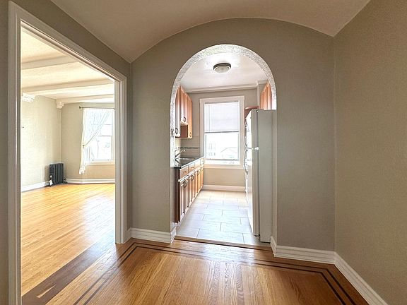 2nd image of 1700 Broadway APT 504