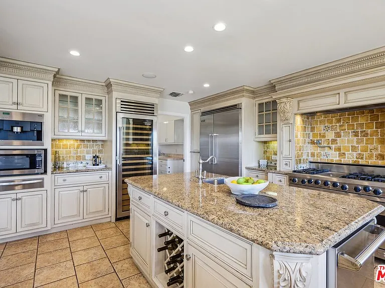 2411 Mount Olympus Dr — Photo 20