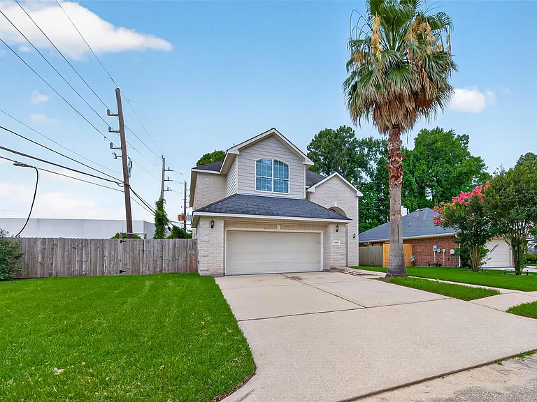 20003 Fieldtree Dr — Photo 2