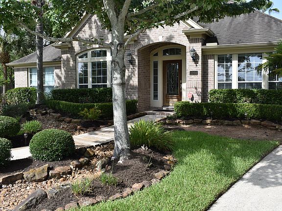 3rd image of 1066 Cayman Bend Ln