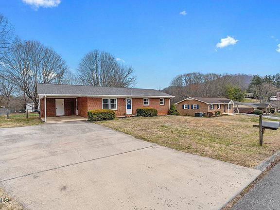 3rd image of 2708 Oak Cliff Ct