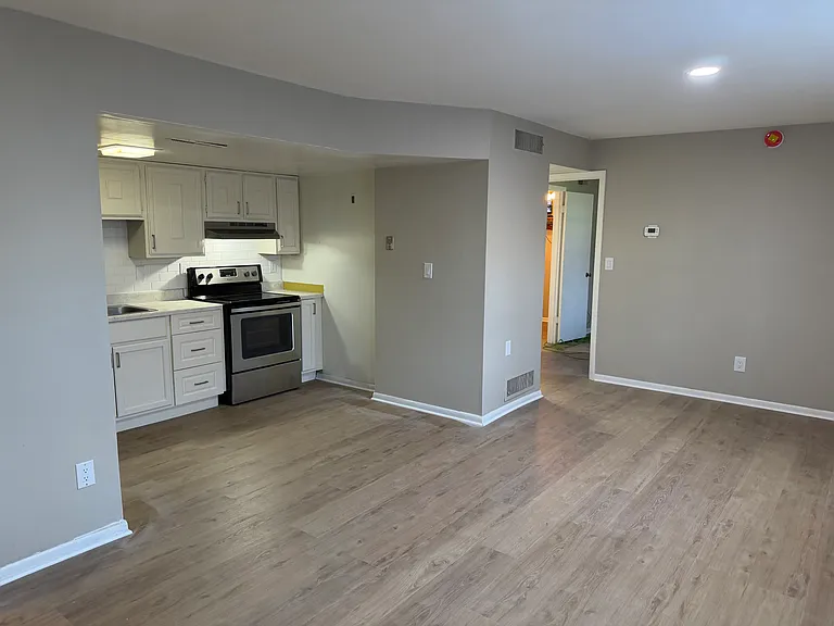 1061 Perkinswood Blvd S #E-9 — Photo 6