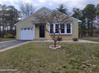 2 Brookview Ct, Manchester Township, NJ 08759