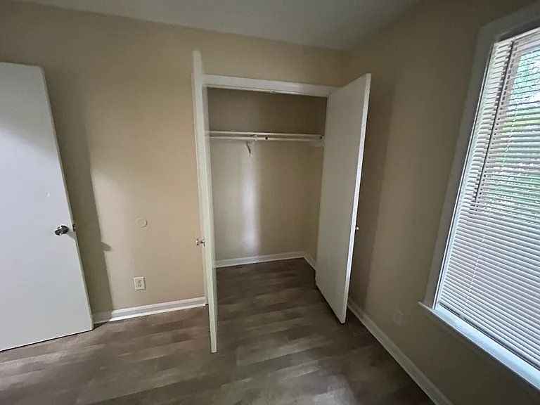 Oakwood Apartments — Photo 6