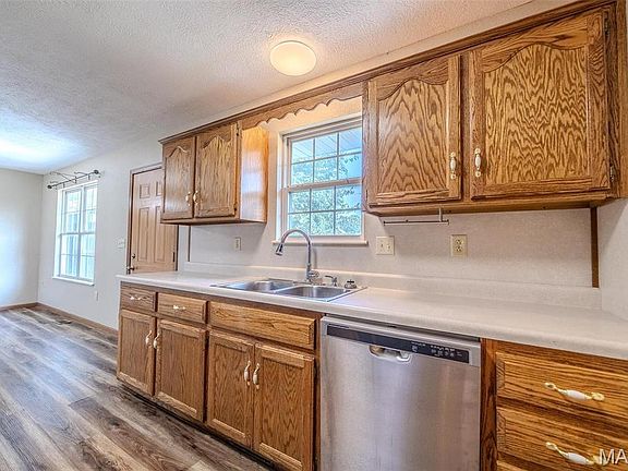 4th image of 1129 Lacy Dr