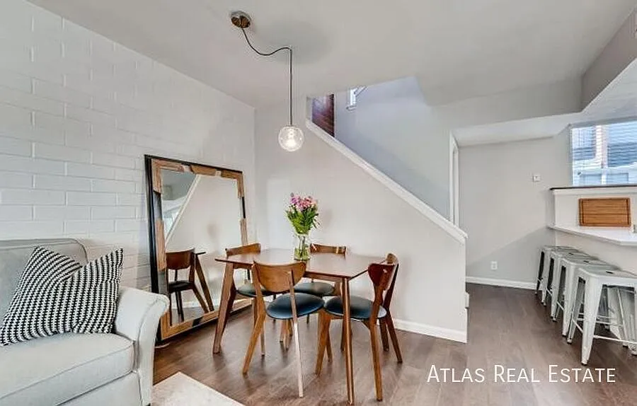 Charming 2-Bedroom Townhome in Mayfair Neighborhood — Photo 3