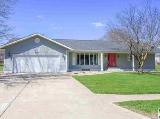 907 Oak St, Rolfe, IA 50581