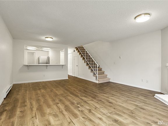 5th image of 712 10th St NE APT E