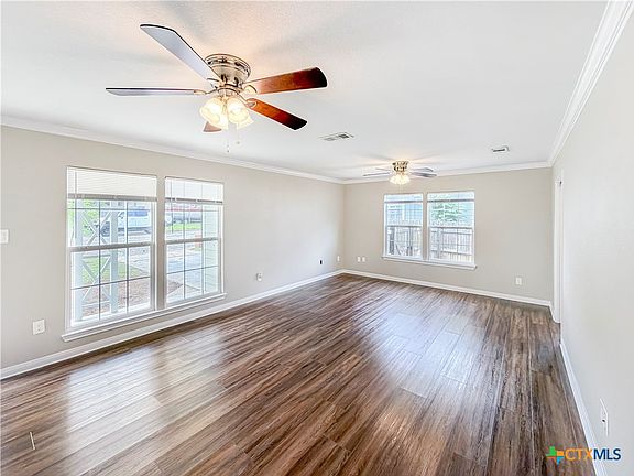 3rd image of 903 Saunders St
