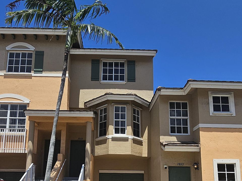 1st image of 1835 NE 5th St #1505