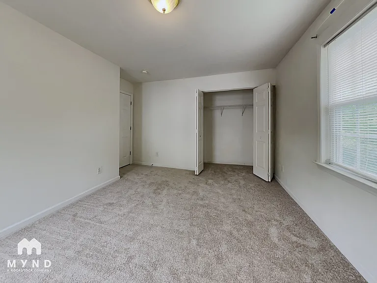 1085 Vauxhall Dr — Photo 12