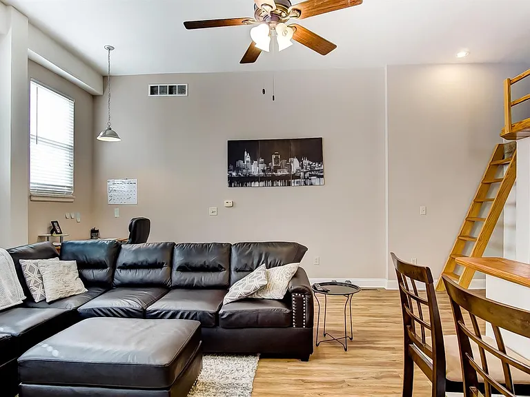 300 Warner St #1 — Photo 8