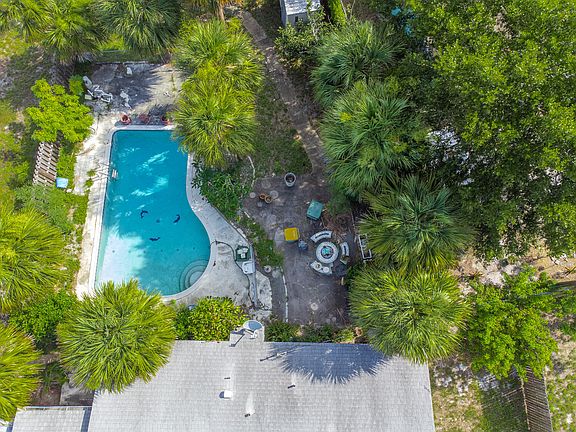 5th image of 2392 Canterbury Ln
