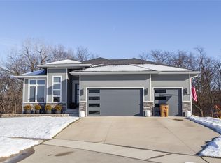 2213 NE Heritage Dr, Grimes, IA 50111