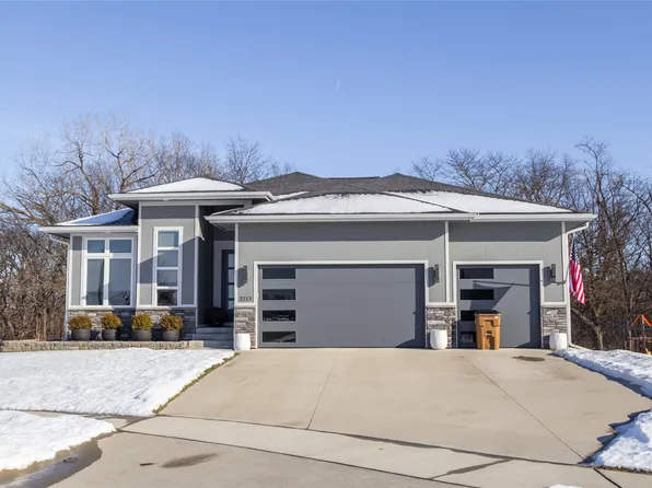 2213 NE Heritage Dr, Grimes, IA 50111