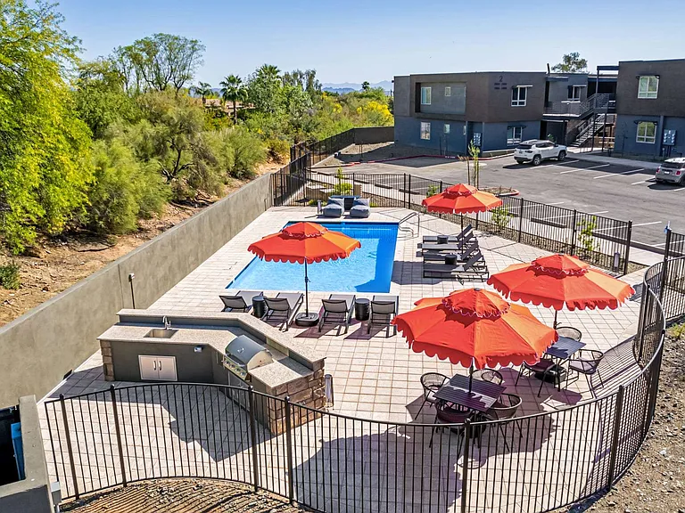 Pinnacle Vista Condominiums — Photo 19
