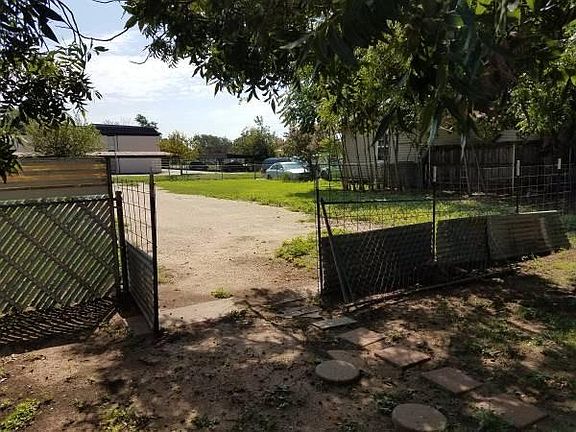 2nd image of 2818 Highland Ave