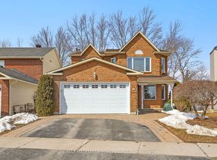 1589 Champneuf Dr, Ottawa, ON K1C 6B6