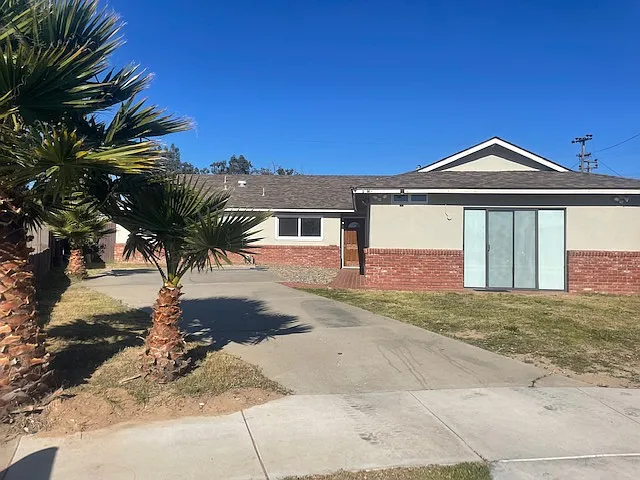 4 bed, 1630 sqft, $3,650 — Photo 2