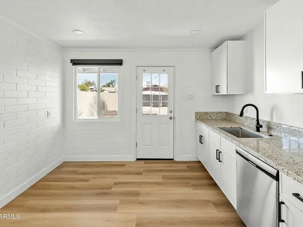 1033 N Harold St, Tempe, AZ 85288