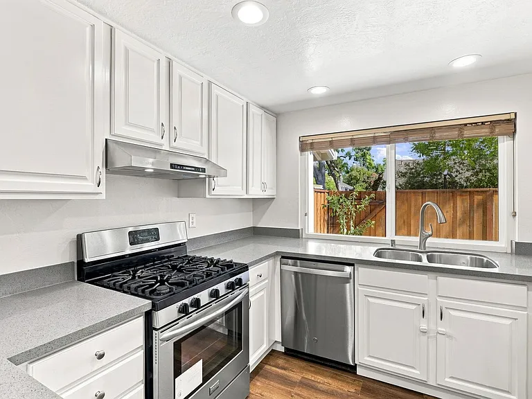 10893 Northfield Sq — Photo 12