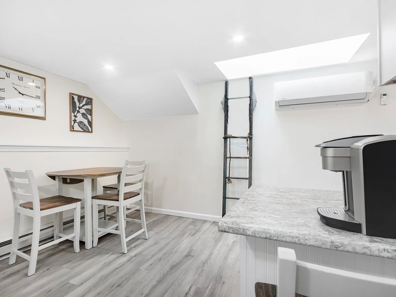 1 bed, $2,300 — Photo 4