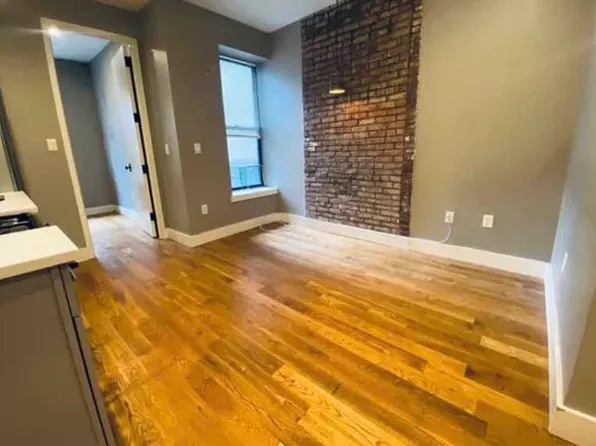 423 Rogers Avenue image 1 of 11