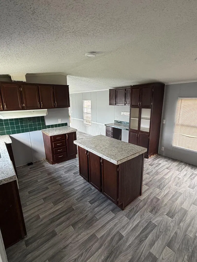 3 bed, 1275 sqft, $650 — Photo 4