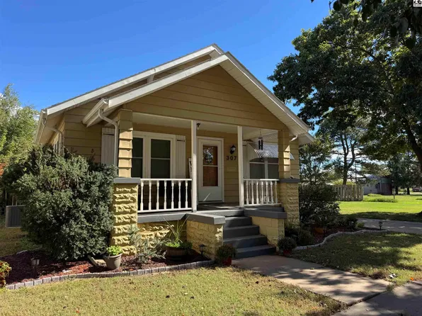 307 Massachusetts Ave, Kinsley, KS 67547