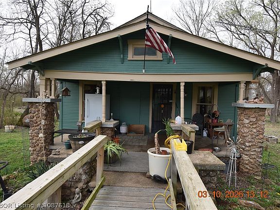 2nd image of 103 N Main St