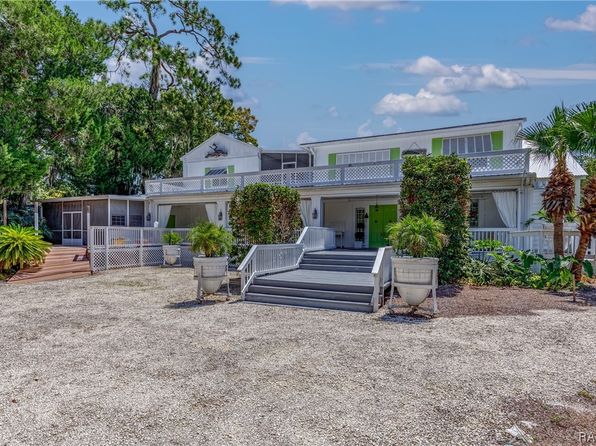 6611 Riverside Dr, Yankeetown, FL 34498