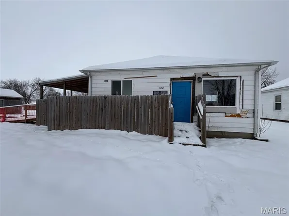 120 Gillespie St, Wilsonville, IL 62093