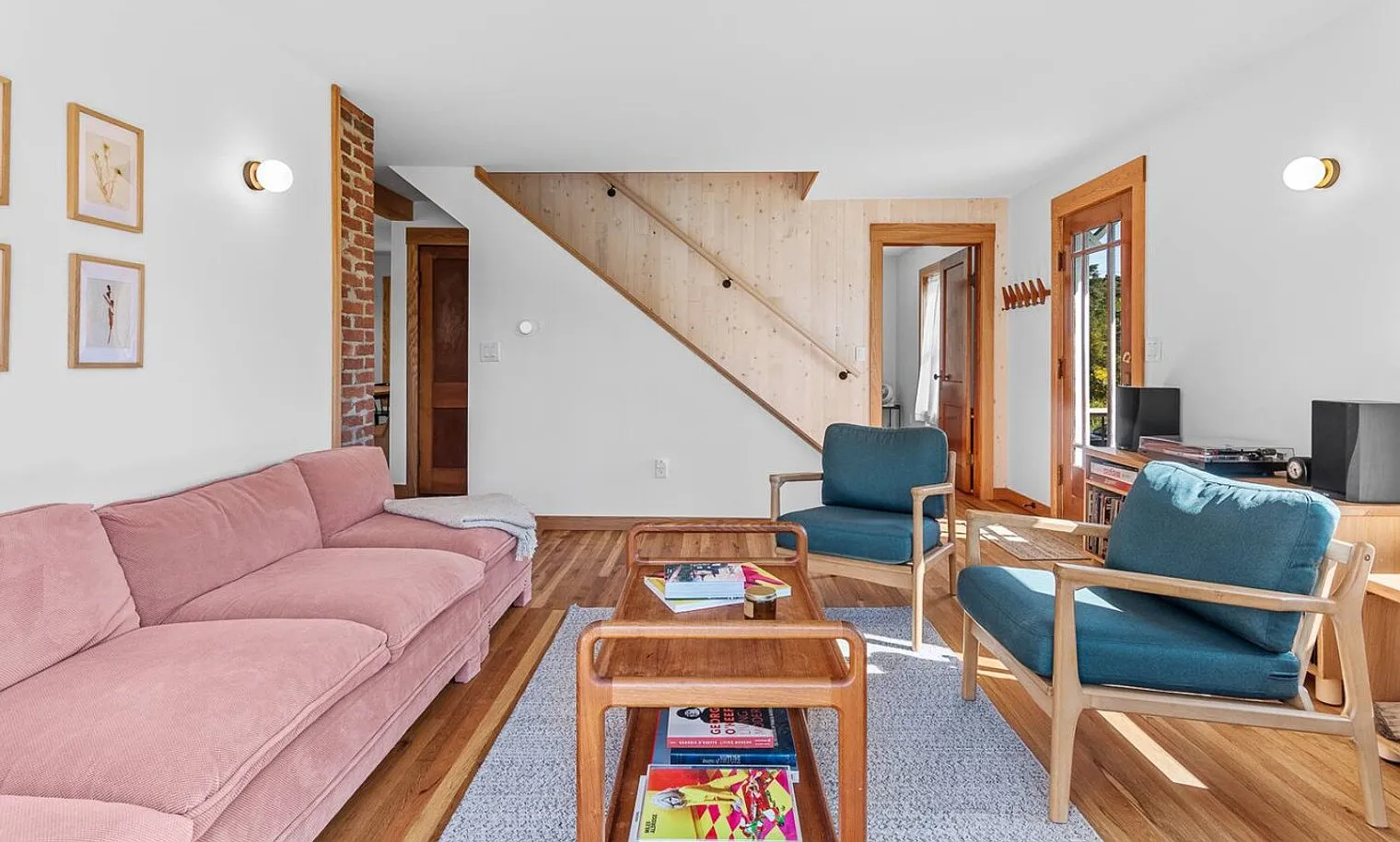 3 bed, 2.0 bath, $4,264 — Photo 3