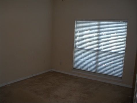 5th image of 7800 Point Meadows Dr APT 913