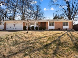 724 Bergerac Dr, Saint Louis, MO 63141