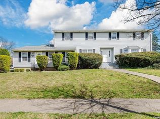 153 Harborview Dr, Massapequa, NY 11758
