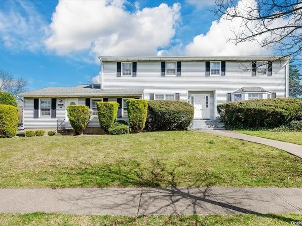 153 Harborview Drive, Massapequa, NY 11758