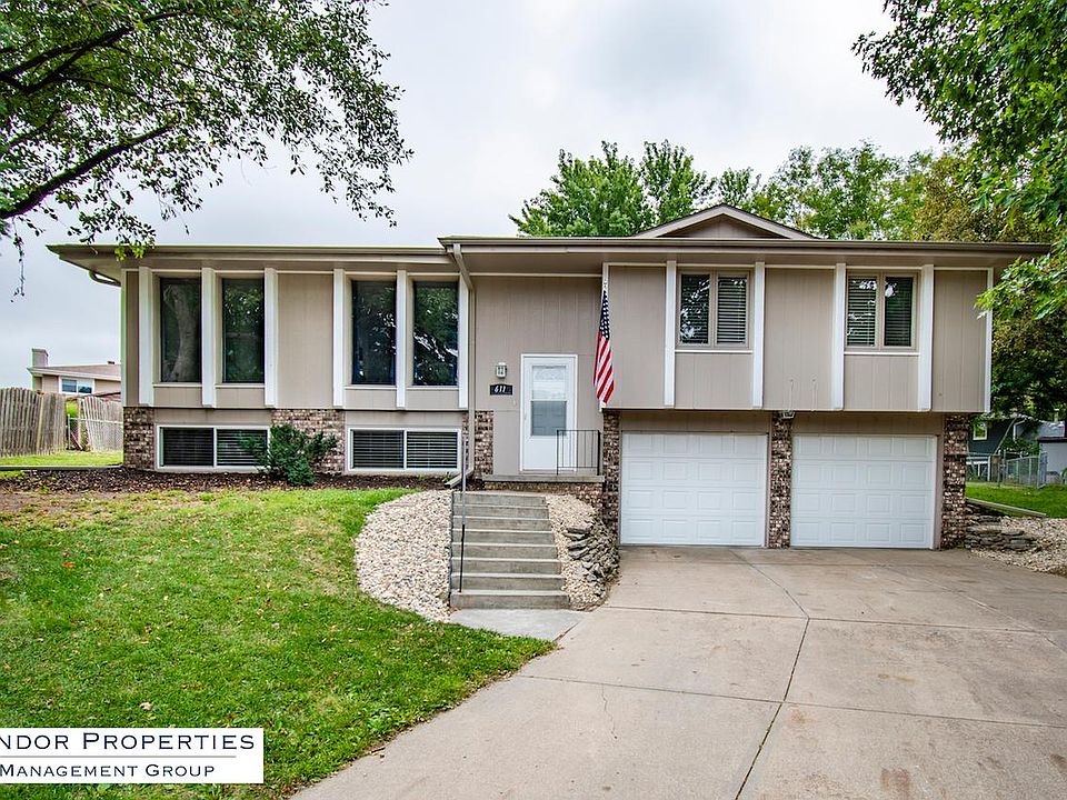 1st image of 611 S 151st Cir