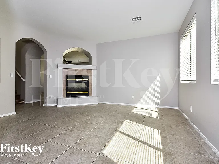 4730 Cliff Palace Ct — Photo 3