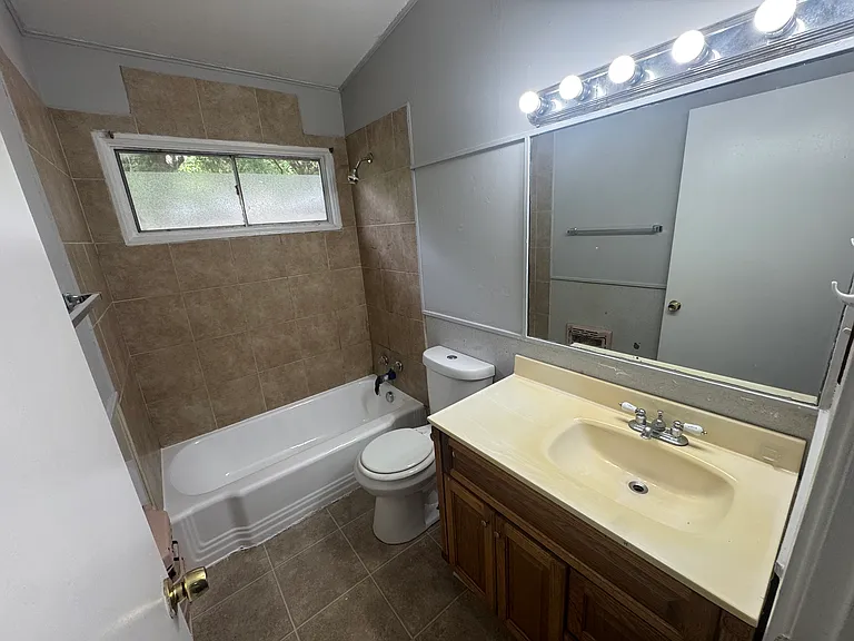 24 Edgemont Dr — Photo 10