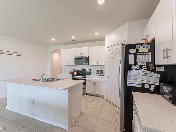 5th image of 303 NE 6th St