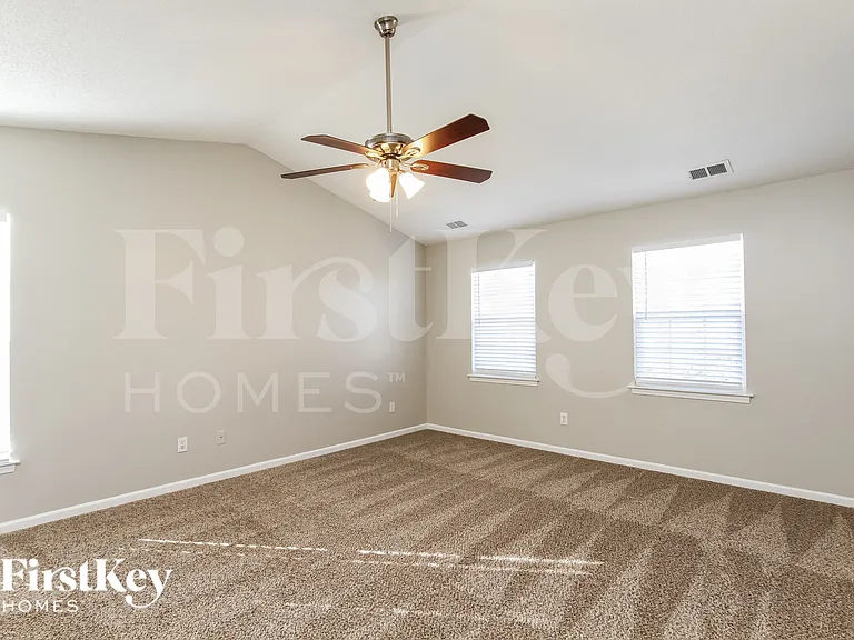 2816 Bridgeville Ln — Photo 9