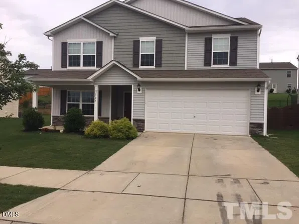 2505 Averon Dr, Fuquay Varina, NC 27526