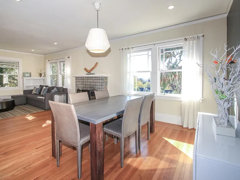 2403 Hillside Ave — Photo 10