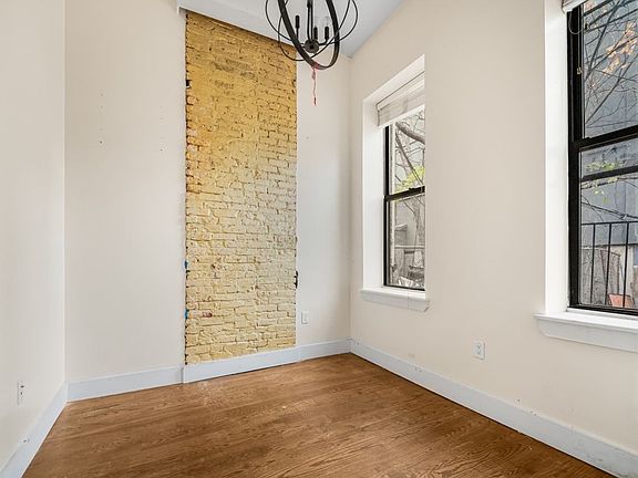 3rd image of 620 Wilson Ave #1