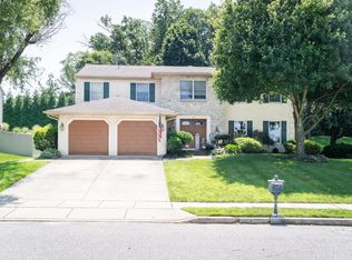14 Greenleigh Dr, Sewell, NJ 08080