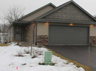 2350 Rangeview Ln, River Falls, WI 54022