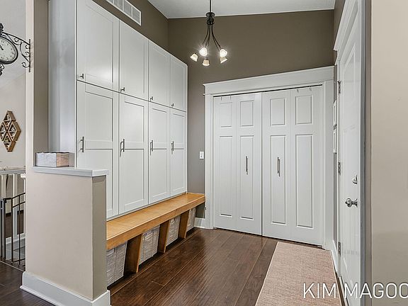 5th image of 12569 Canterbury Ct