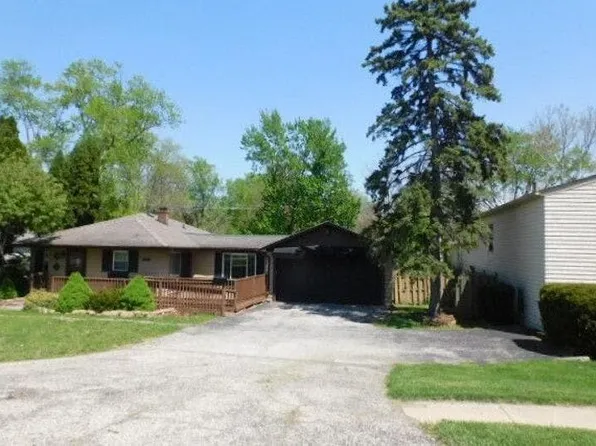 1325 S Main St, Algonquin, IL 60102