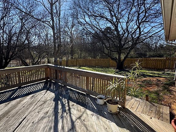 4th image of 405 Airport Rd